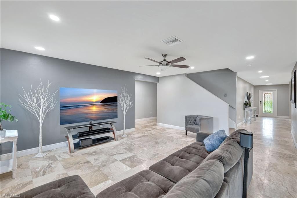 10337 Canal Brook LN, LEHIGH ACRES FL 33936-3