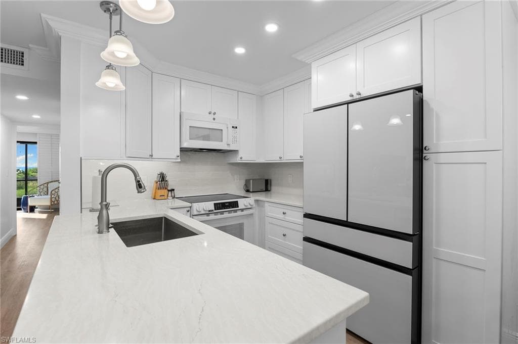 845 E Gulf DR # 121, SANIBEL FL 33957-8