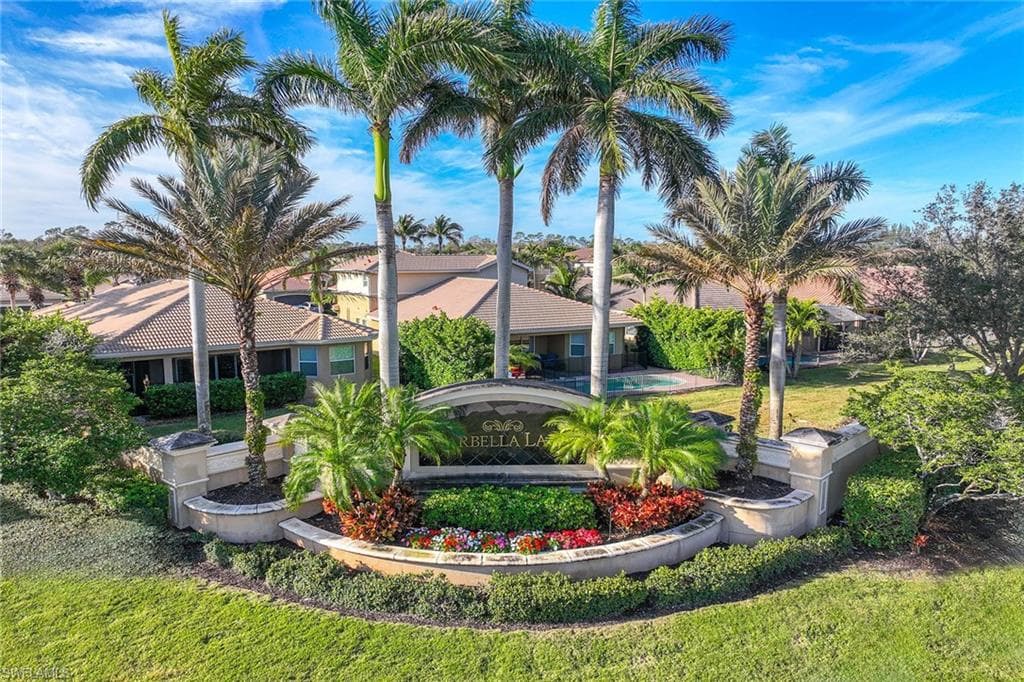 6542 Marbella DR, NAPLES FL 34105-34