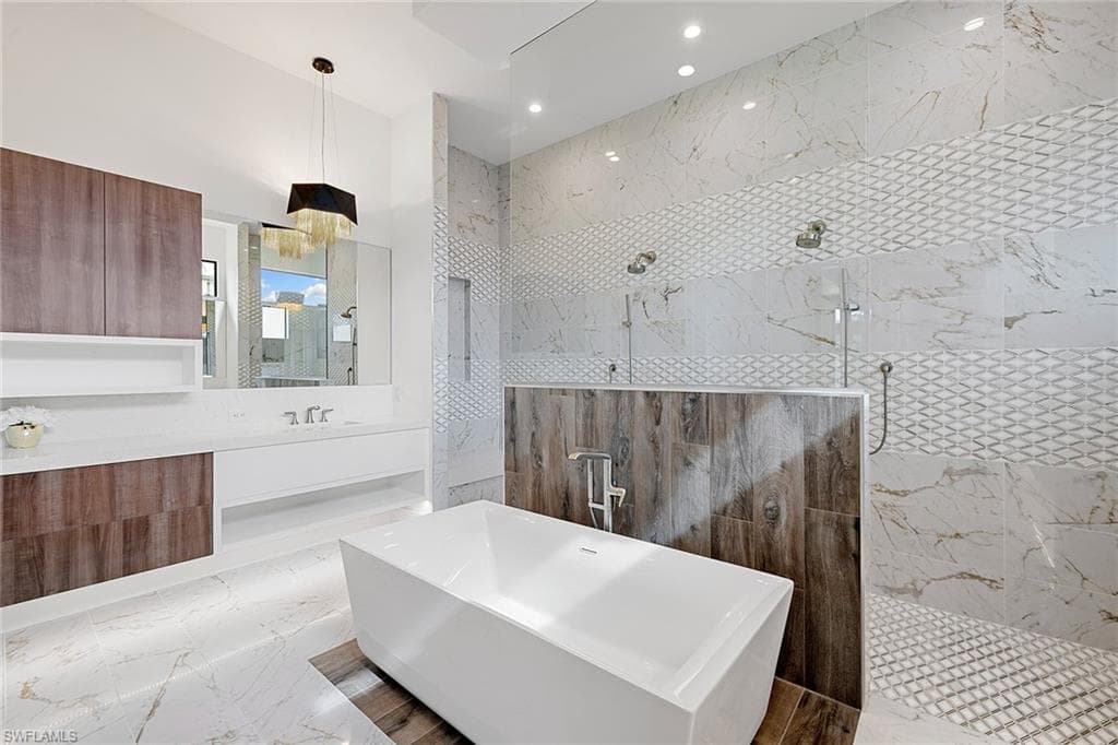 607 Myrtle RD, NAPLES FL 34108-30