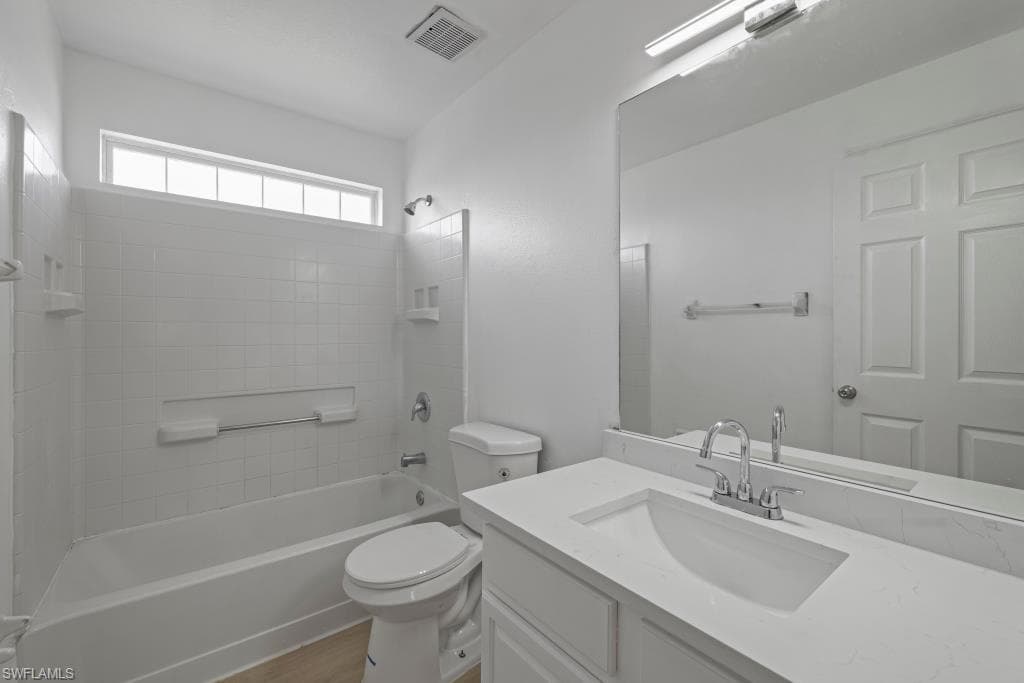2800 Amberwood LN, NAPLES FL 34120-23