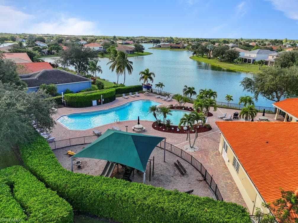 2800 Amberwood LN, NAPLES FL 34120-29