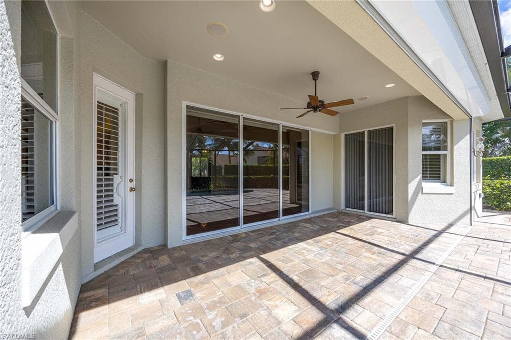 5024 Old Pond DR, NAPLES FL 34104-34