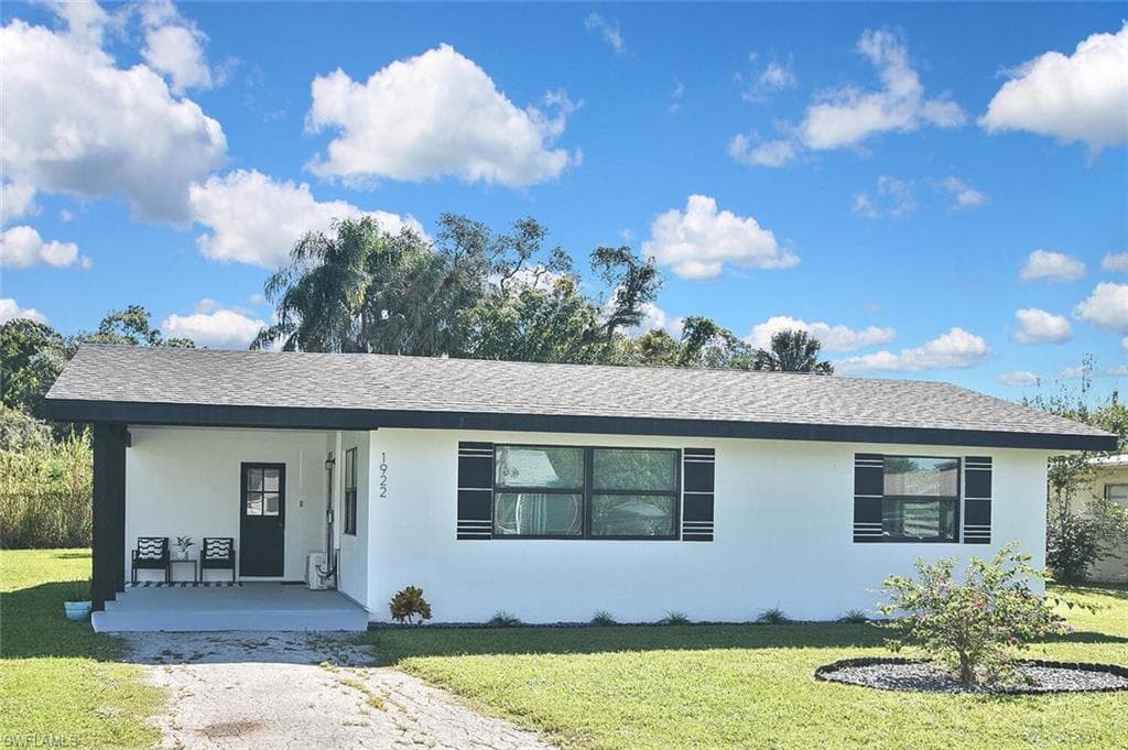1922 Flamingo DR, NORTH FORT MYERS FL 33917-41