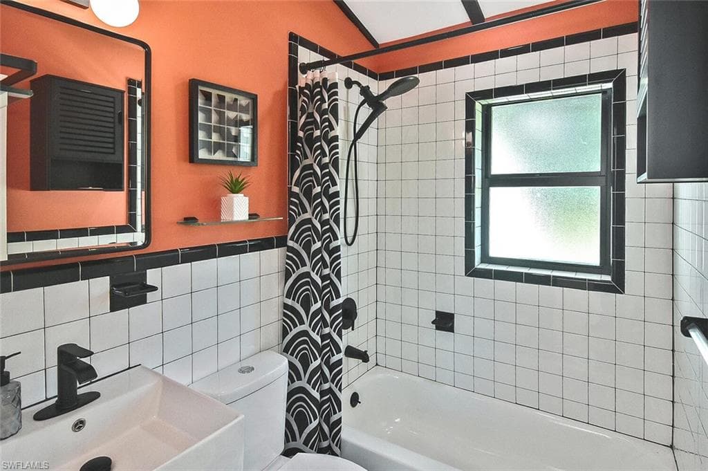 1922 Flamingo DR, NORTH FORT MYERS FL 33917-12