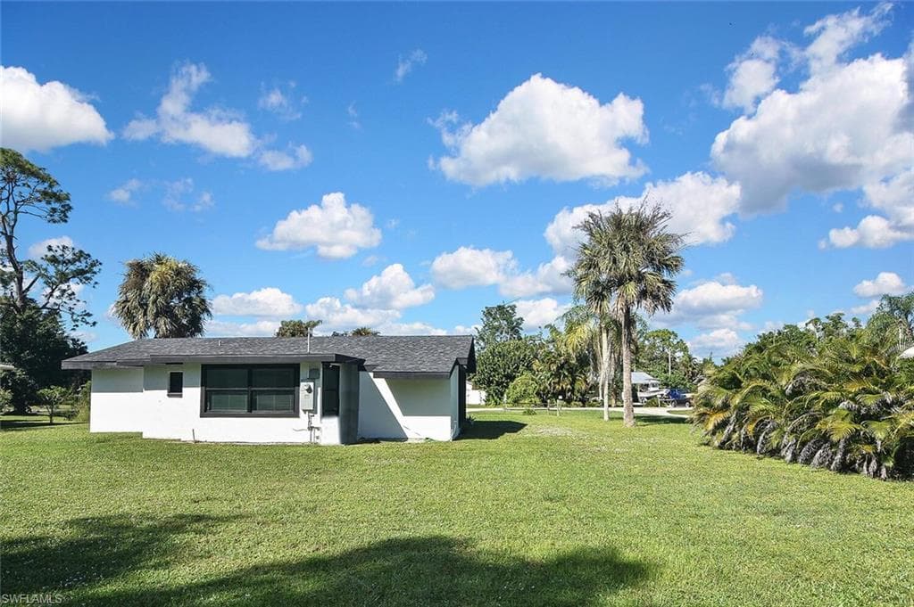 1922 Flamingo DR, NORTH FORT MYERS FL 33917-48