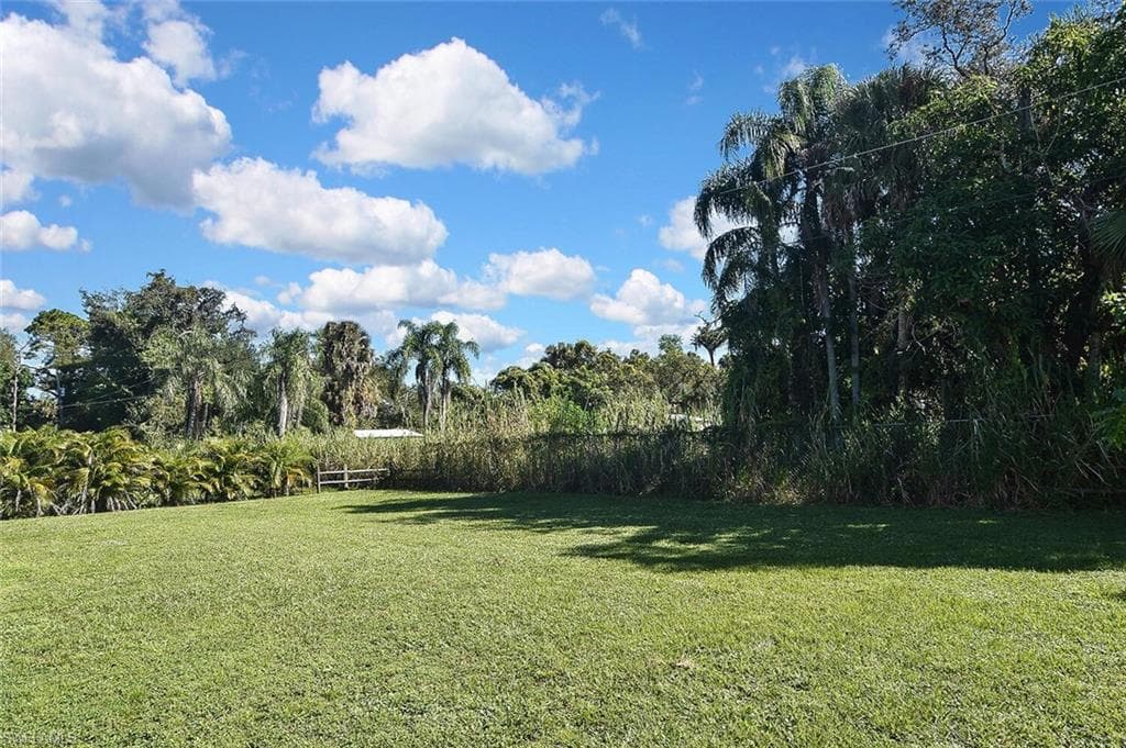 1922 Flamingo DR, NORTH FORT MYERS FL 33917-34