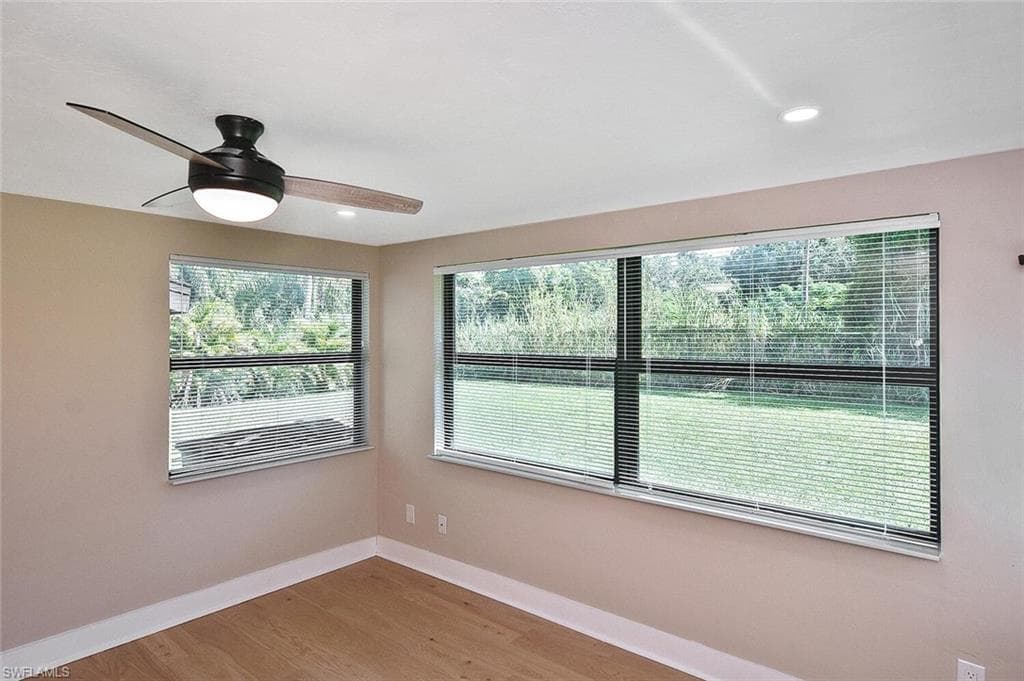 1922 Flamingo DR, NORTH FORT MYERS FL 33917-24