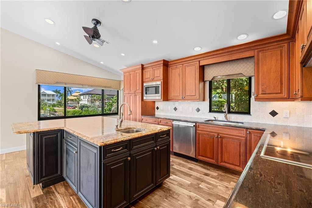 18292 Deep Passage LN, FORT MYERS BEACH FL 33931-21