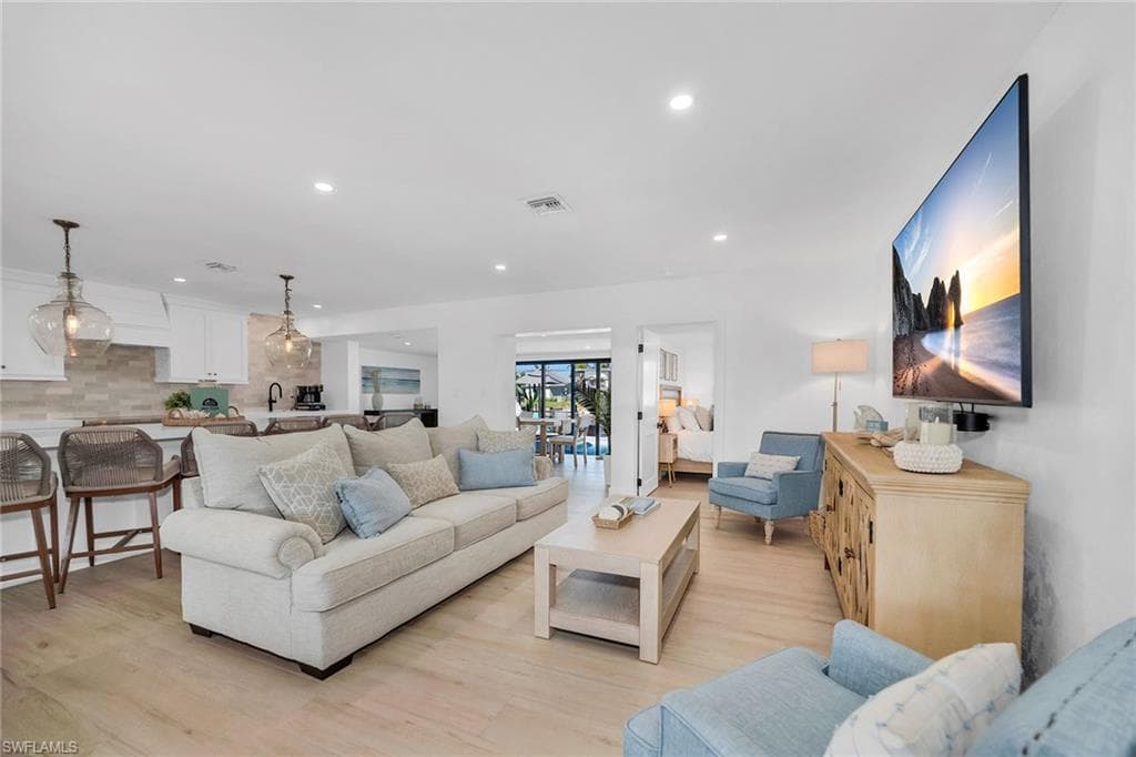 169 Ibis ST, FORT MYERS BEACH FL 33931-6