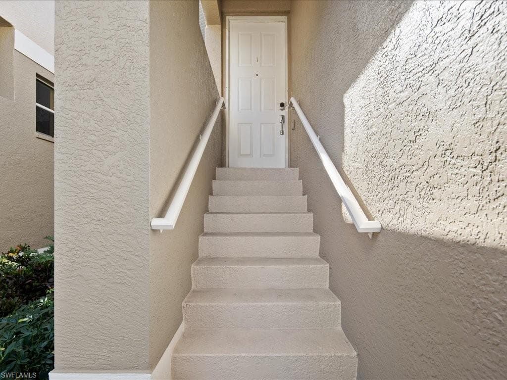 793 Carrick Bend CIR # 202, NAPLES FL 34110-5