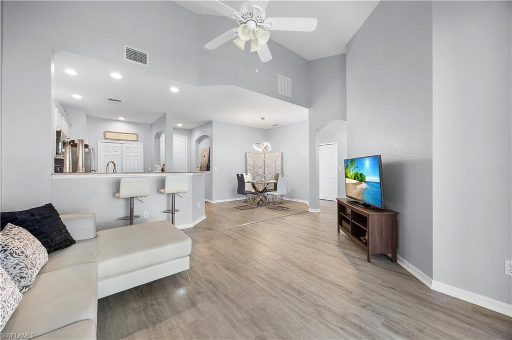 4247 Liron AVE # 201, FORT MYERS FL 33916-5