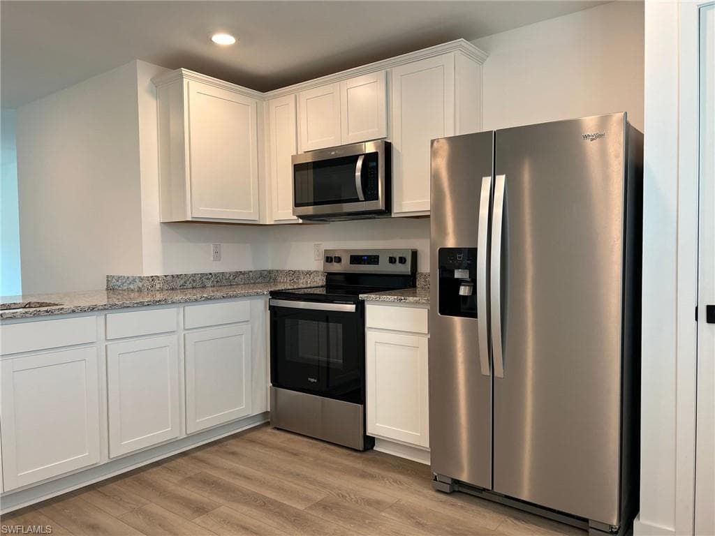 868 Winwood CIR, FORT MYERS FL 33913-26