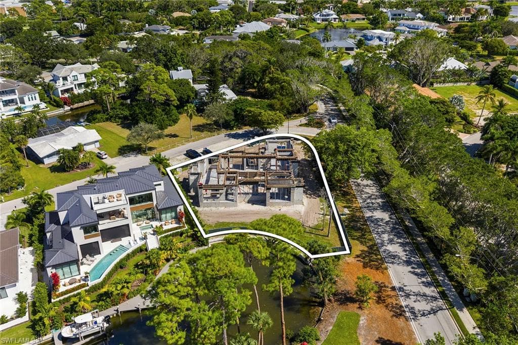 5037 Starfish AVE, NAPLES FL 34103-2