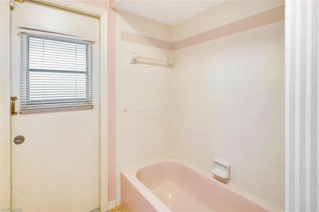 1574 NW 28th AVE, CAPE CORAL FL 33993-30