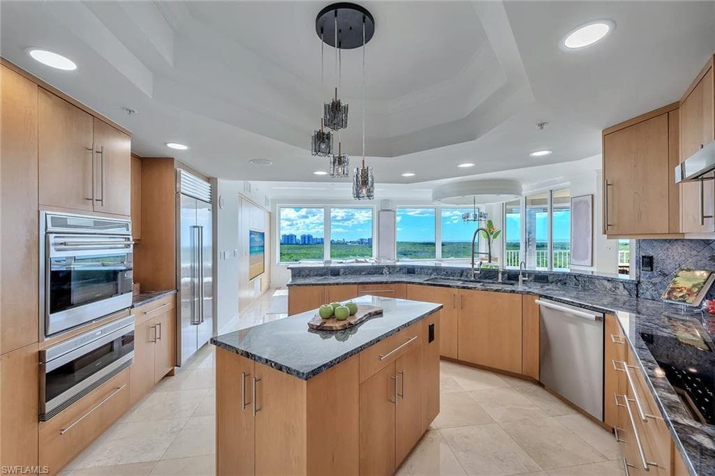 425 Dockside DR # 804, NAPLES FL 34110-17