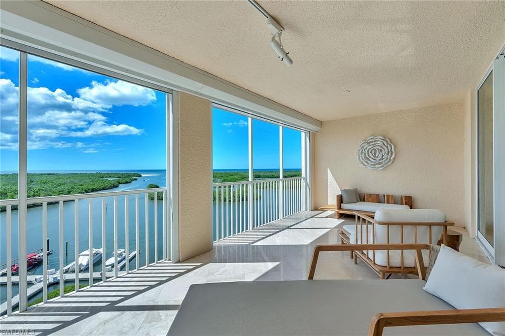 425 Dockside DR # 804, NAPLES FL 34110-43