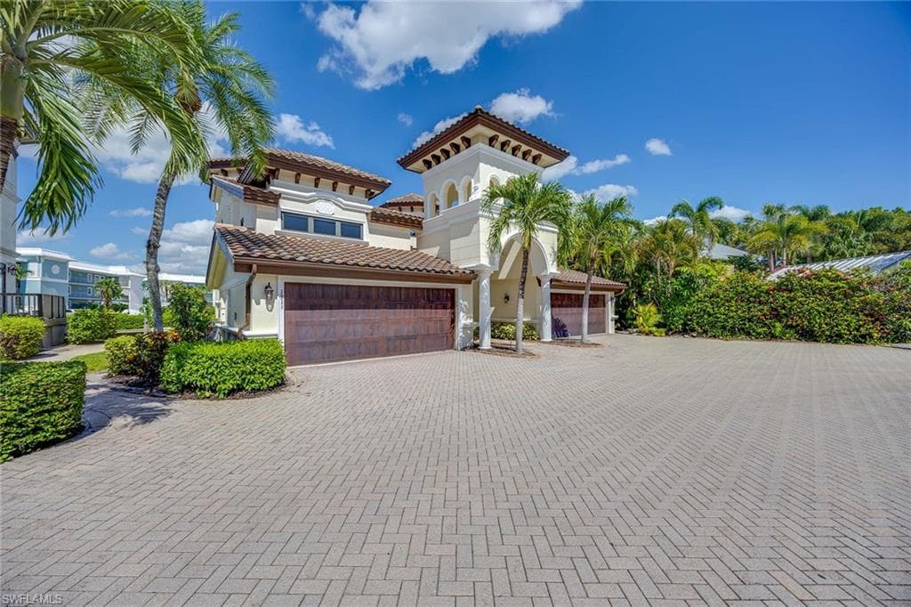 1311 Chesapeake AVE # 4A, NAPLES FL 34102-1