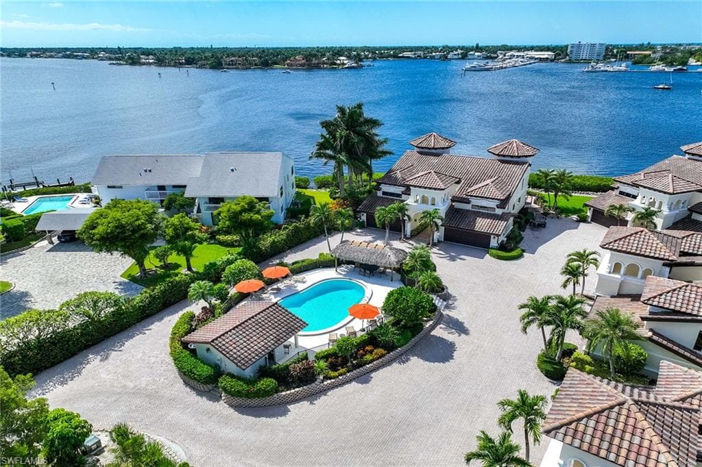 1311 Chesapeake AVE # 4A, NAPLES FL 34102-49
