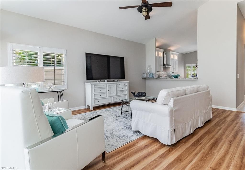 102 Palm Frond CT, NAPLES FL 34104-12