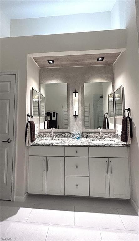 102 Palm Frond CT, NAPLES FL 34104-19