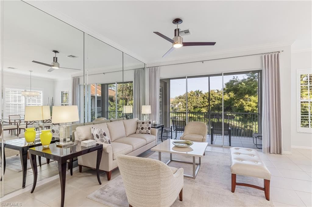 1211 Egrets LNDG # 202, NAPLES FL 34108-9