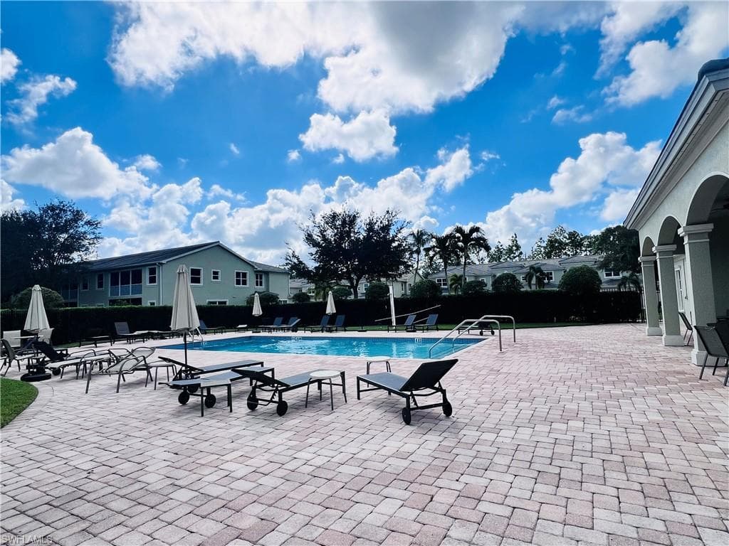 1435 MARIPOSA CIR # 102, NAPLES FL 34105-22