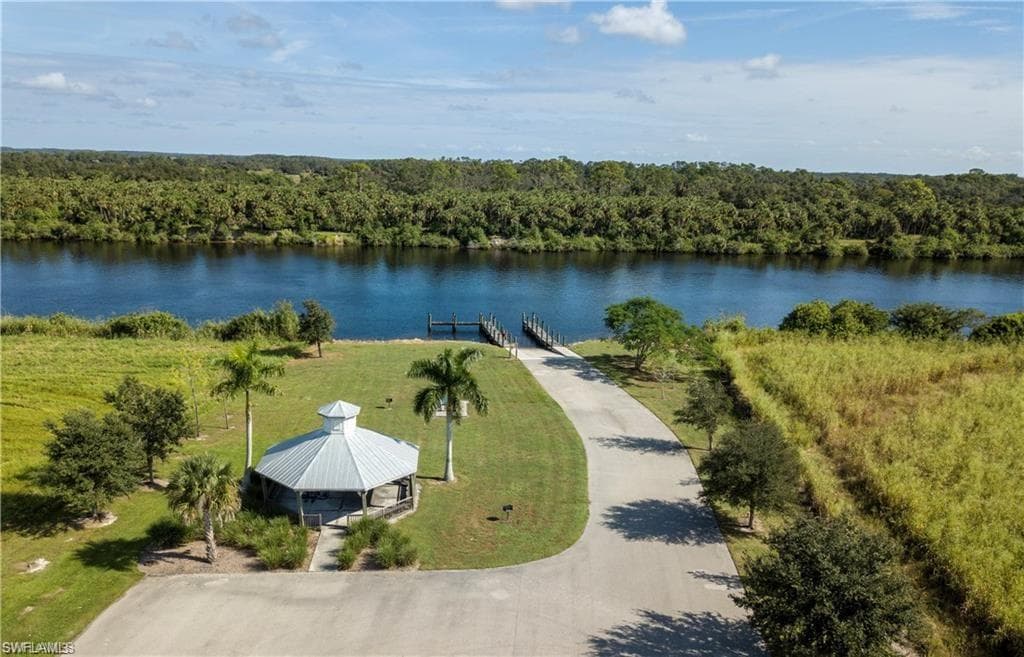 22921 Florida Rosemary LN, ALVA FL 33920-5