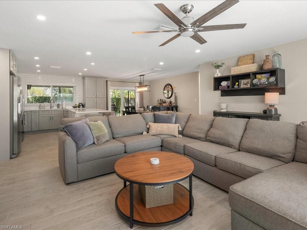 4821 Molokai DR, NAPLES FL 34112-4