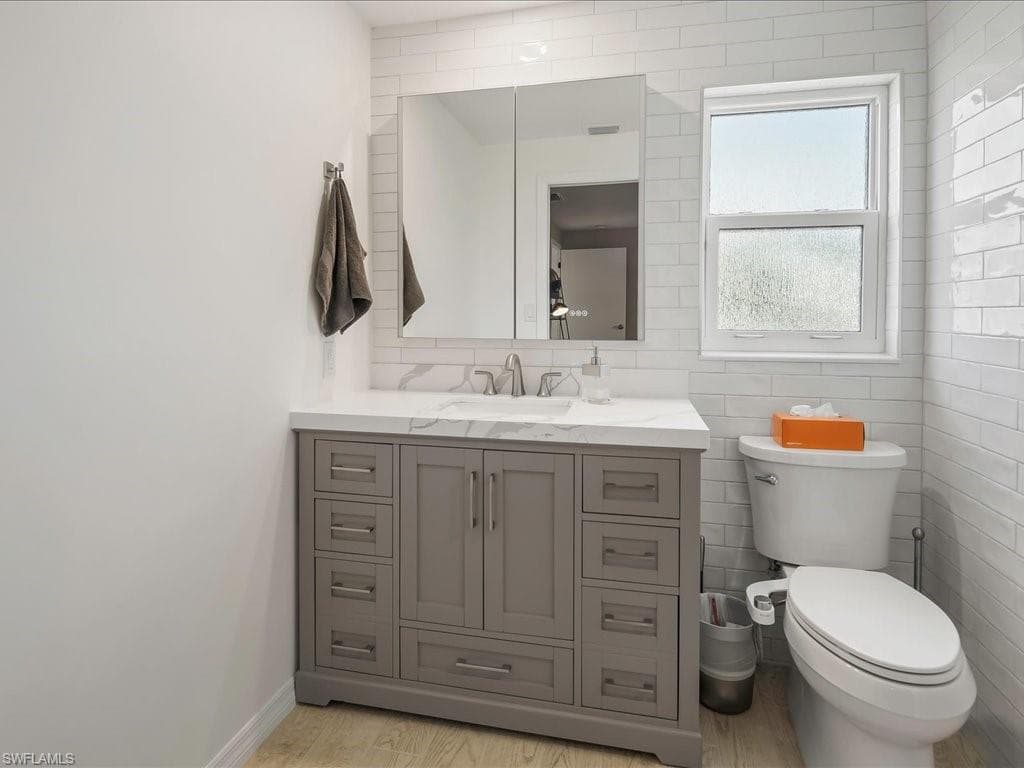 4821 Molokai DR, NAPLES FL 34112-17