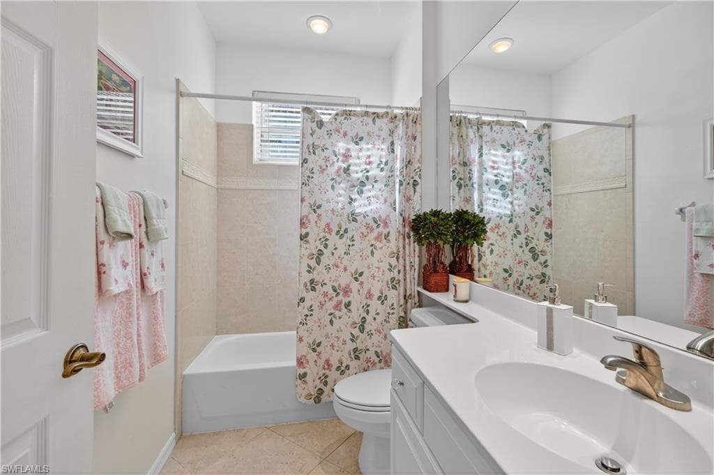 8223 Parkstone PL # 2201, NAPLES FL 34120-21