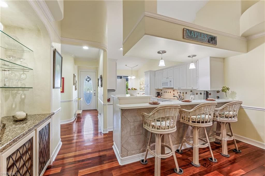 2790 Kings Lake BLVD # 202, NAPLES FL 34112-9