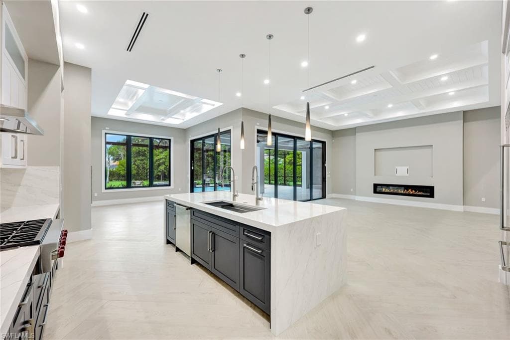 10493 Winterview DR, NAPLES FL 34109-5
