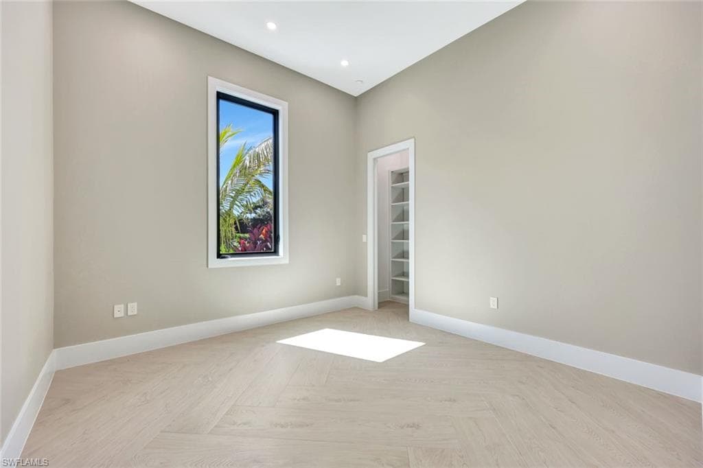 10493 Winterview DR, NAPLES FL 34109-15