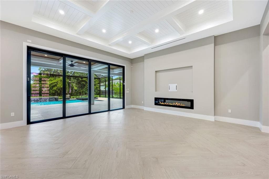10493 Winterview DR, NAPLES FL 34109-4