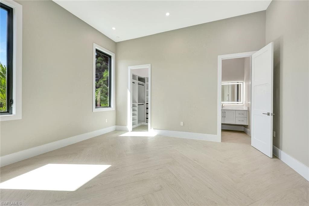 10493 Winterview DR, NAPLES FL 34109-19
