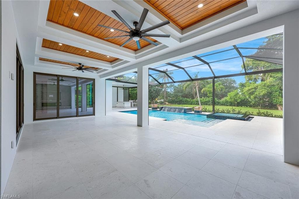 10493 Winterview DR, NAPLES FL 34109-29