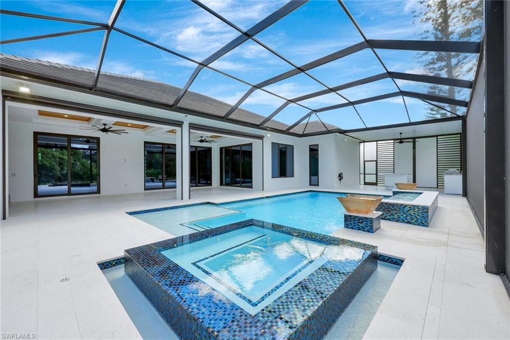 10493 Winterview DR, NAPLES FL 34109-33