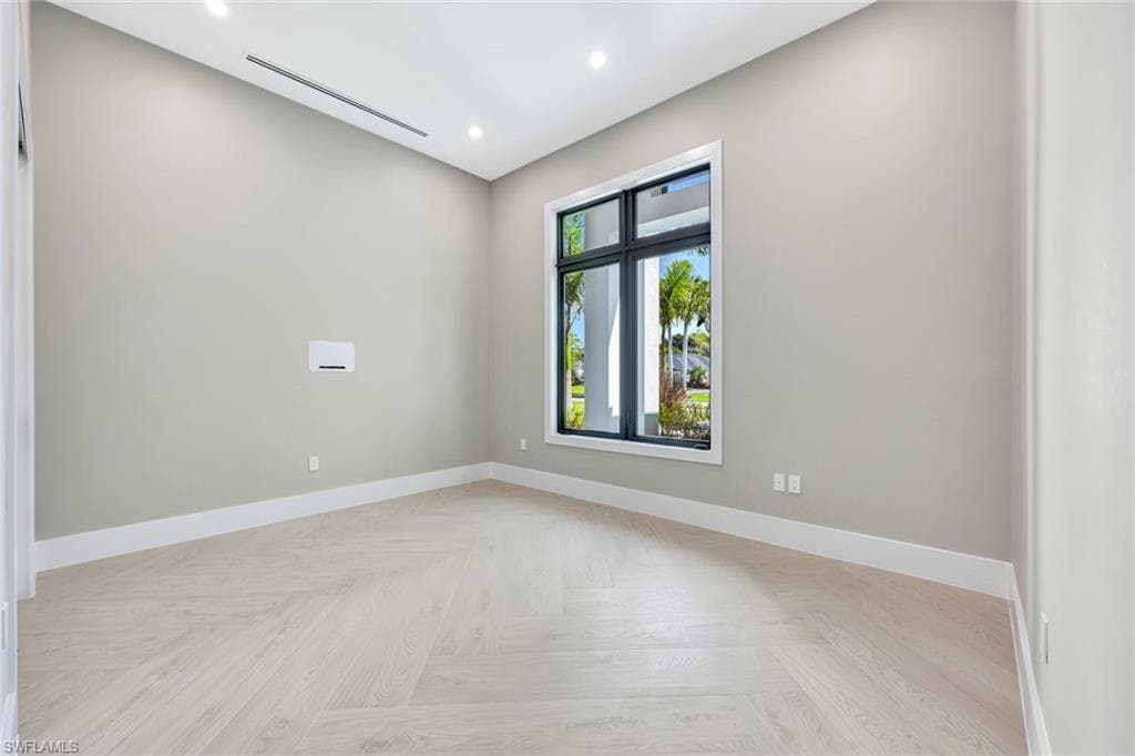 10493 Winterview DR, NAPLES FL 34109-17