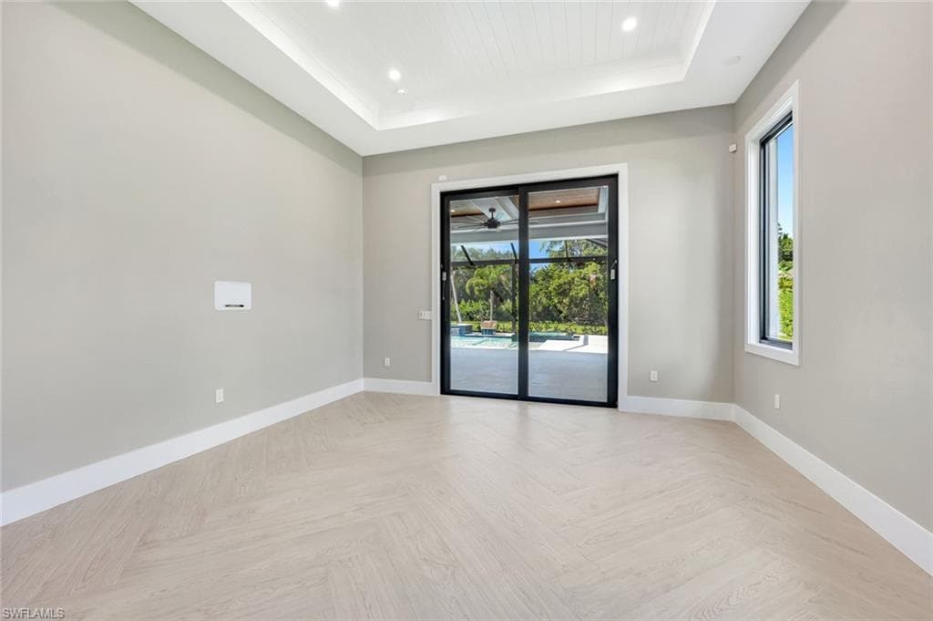 10493 Winterview DR, NAPLES FL 34109-10