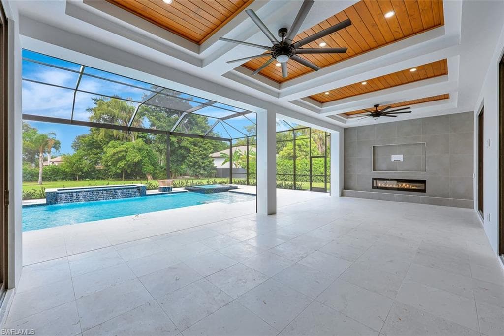 10493 Winterview DR, NAPLES FL 34109-28