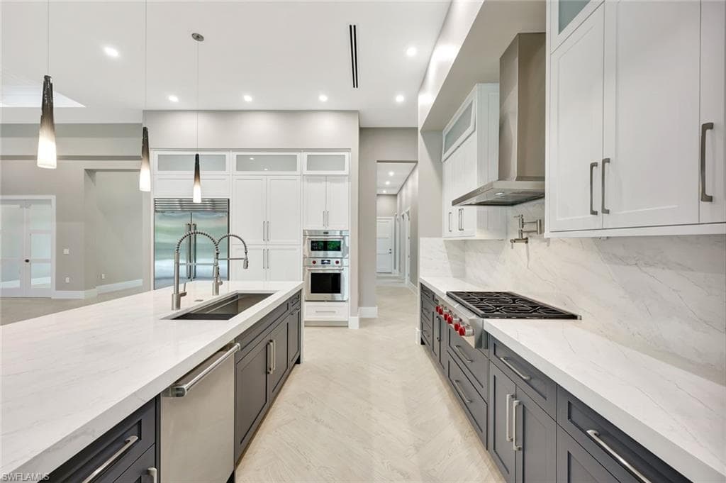 10493 Winterview DR, NAPLES FL 34109-7