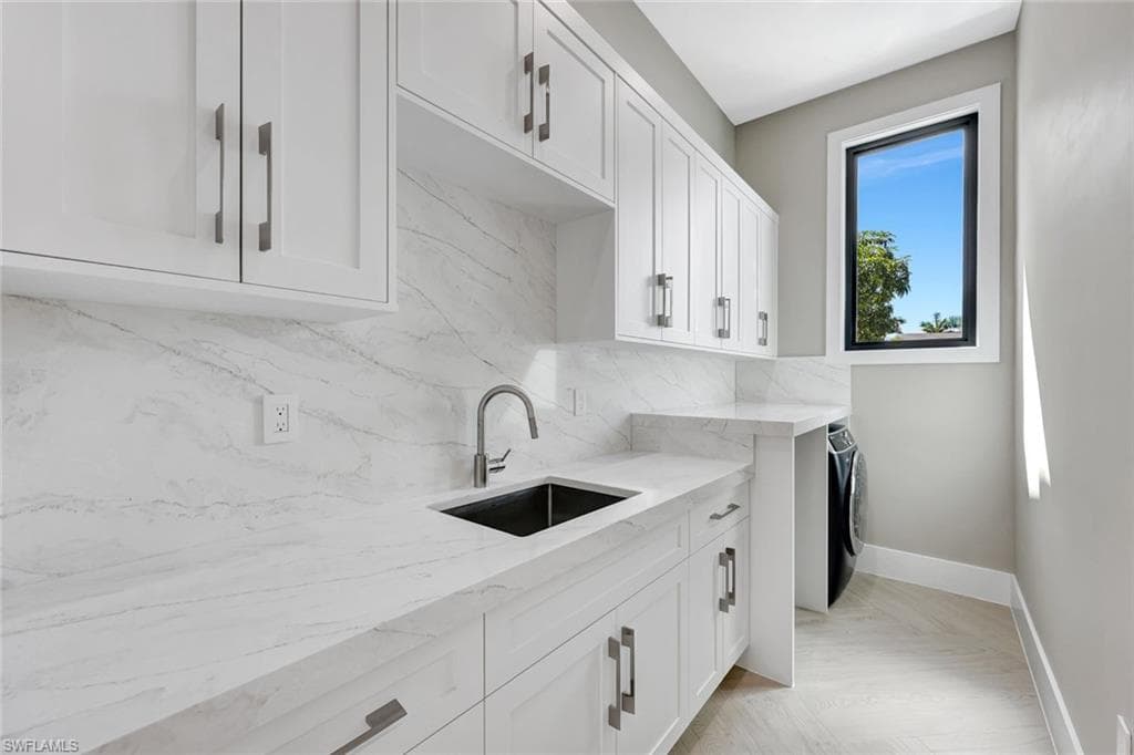 10493 Winterview DR, NAPLES FL 34109-24