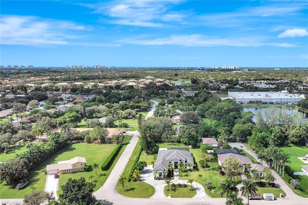 10493 Winterview DR, NAPLES FL 34109-20