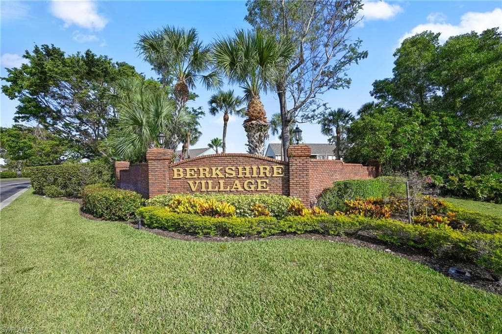 1566 Trafalgar LN # E102, NAPLES FL 34116-35