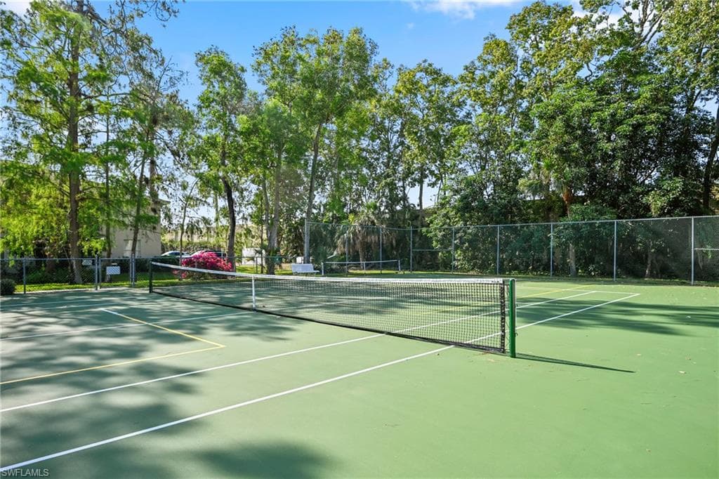 1566 Trafalgar LN # E102, NAPLES FL 34116-37