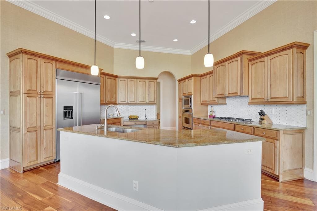 1380 Marlin DR, NAPLES FL 34102-5
