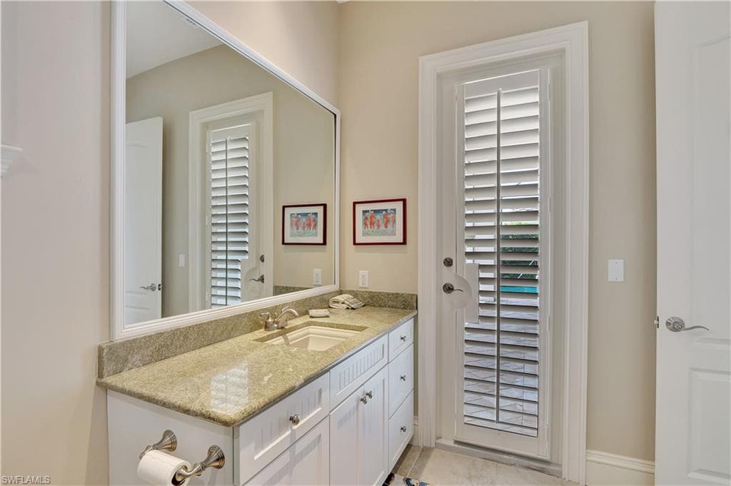 1380 Marlin DR, NAPLES FL 34102-31