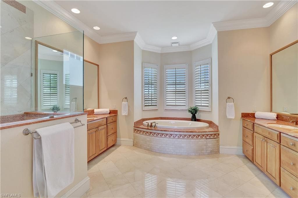 1380 Marlin DR, NAPLES FL 34102-23
