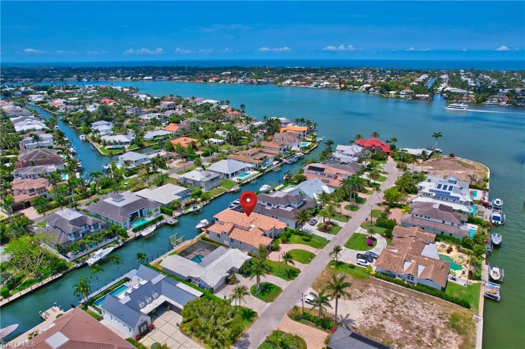 1380 Marlin DR, NAPLES FL 34102-3